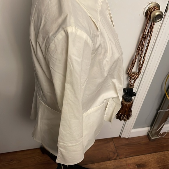 Top - Picture 4 of 8